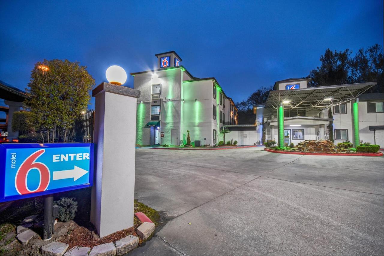 Motel 6 Humble, Tx - Houston International Airport Kültér fotó