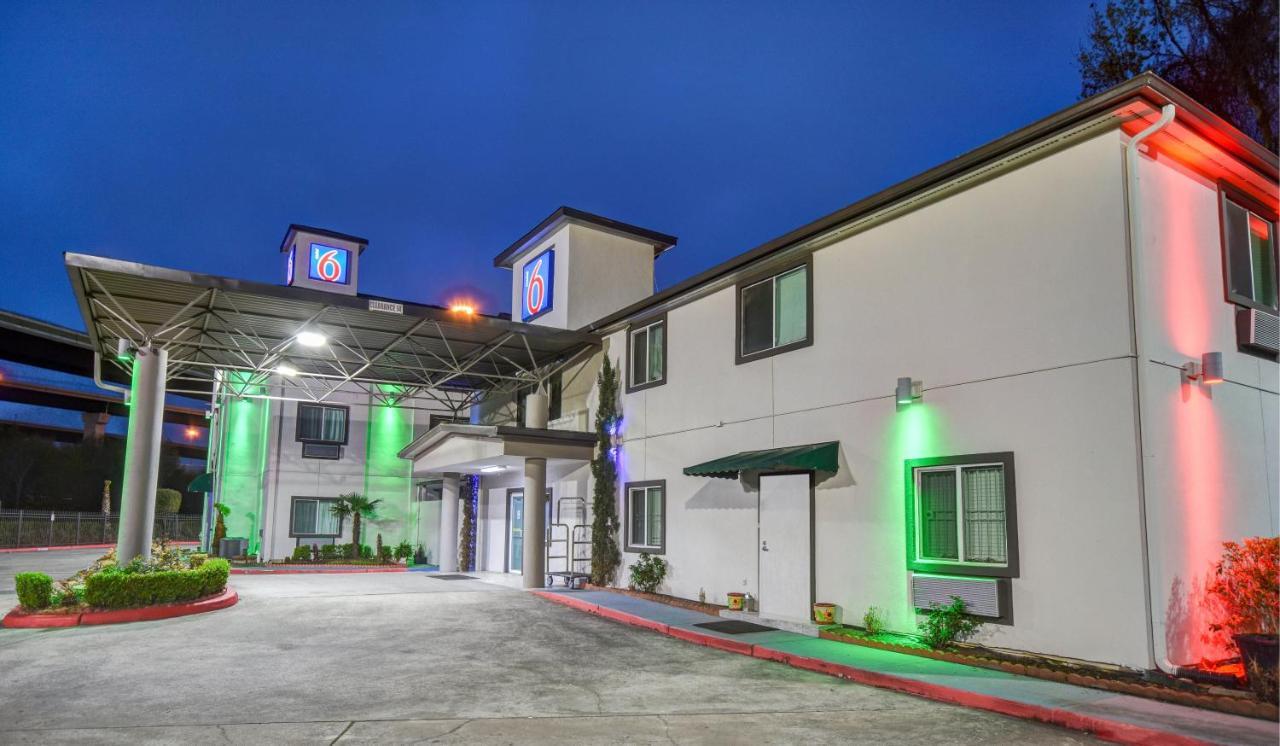 Motel 6 Humble, Tx - Houston International Airport Kültér fotó